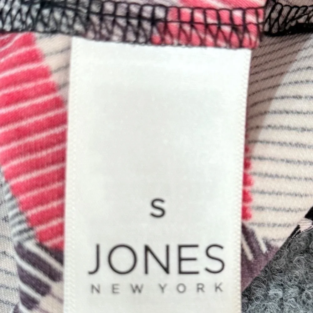 Jones New York S Blouse Red Geometric Women Tie Neck Sleeveless Shell Career EUC - Picture 6 of 8